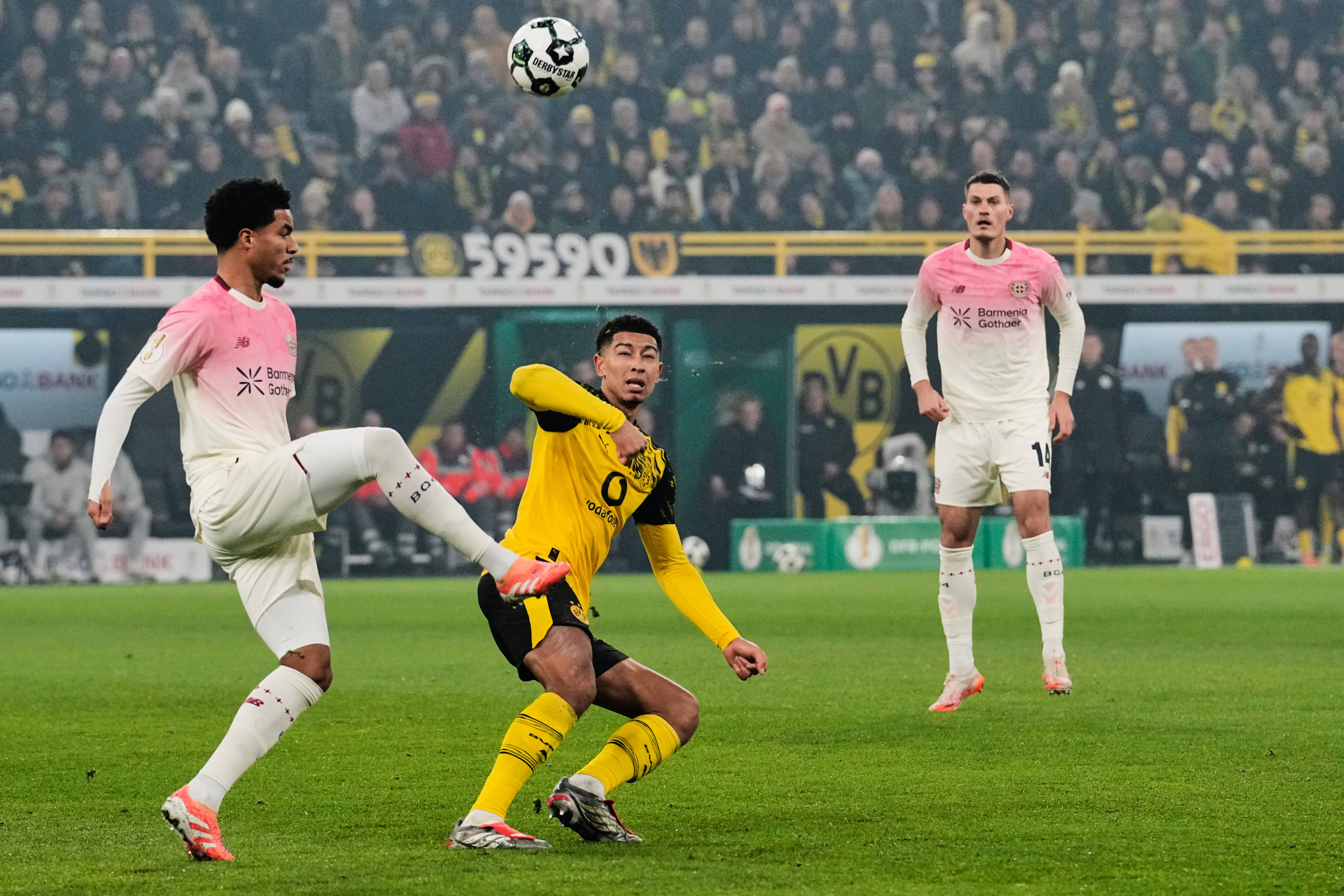 九游网络-包含转折点！多特蒙德再遭质疑，德国杯赛前攻防权衡，震撼外界，赛程密集仍需轮换的词条